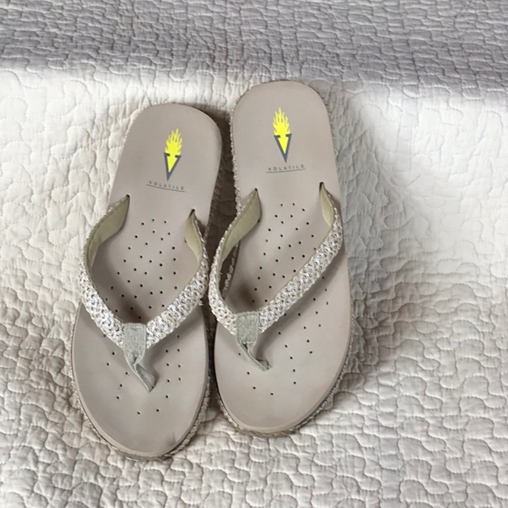 Volatile Flip Flop